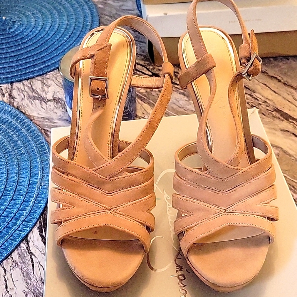 Jessica Simpson -Sandbar kidsuede heels